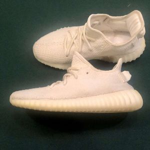 adidas yeezy boost 350 v2 cream/triple white Size7